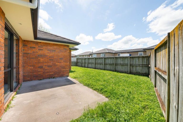 Photo of property in 23 Chadwick Place, Rototuna North, Hamilton, 3210
