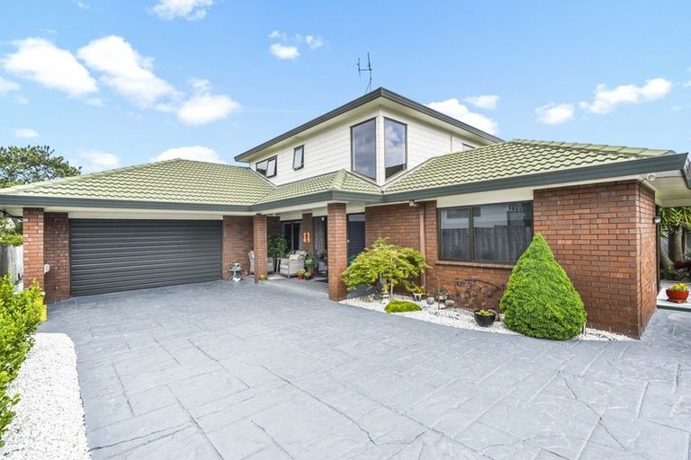 Photo of property in 11 Sunset Close, Western Heights, Hamilton, 3200