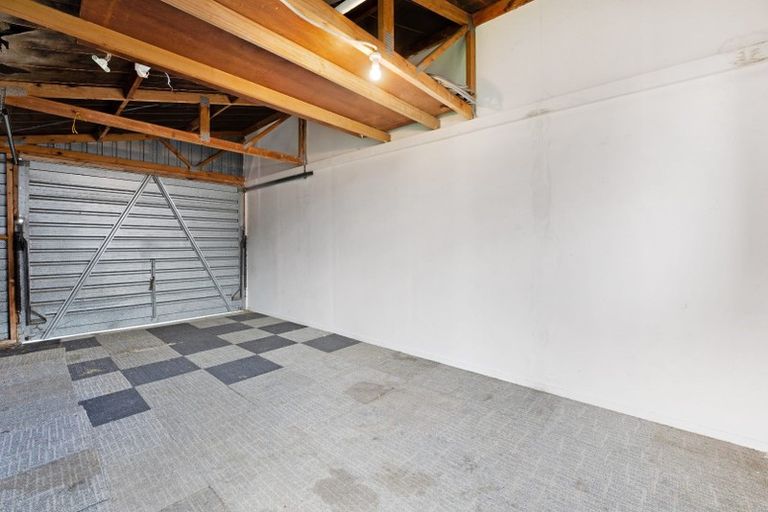 Photo of property in 1/2 Woodside Road, Manurewa, Auckland, 2102