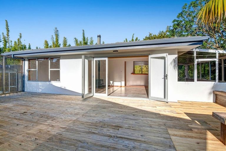 Photo of property in 257 Pine Valley Road, Dairy Flat, Silverdale, 0992