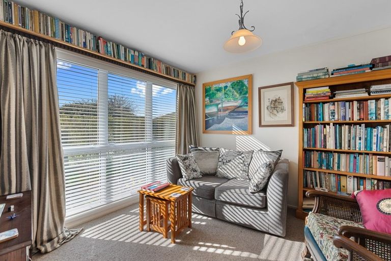 Photo of property in 16b Beauchamp Street, Tawa, Wellington, 5028