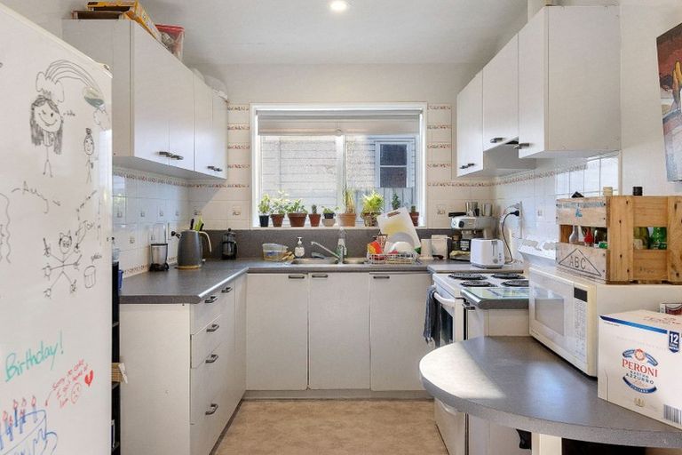 Photo of property in 2 Tara Street, Riccarton, Christchurch, 8041