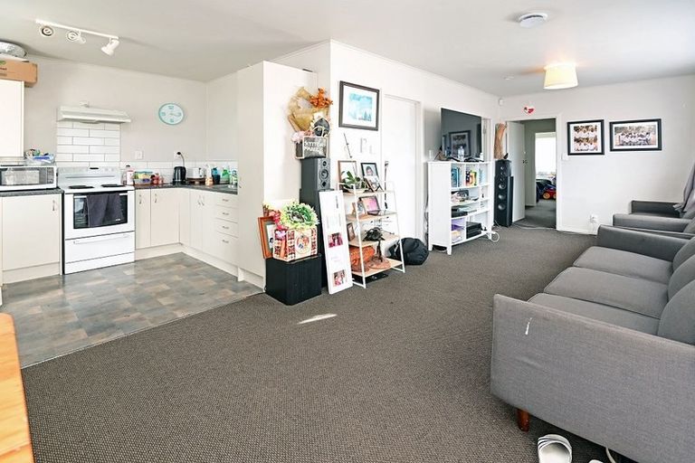 Photo of property in 31 Corsair Crescent, Mangere, Auckland, 2022