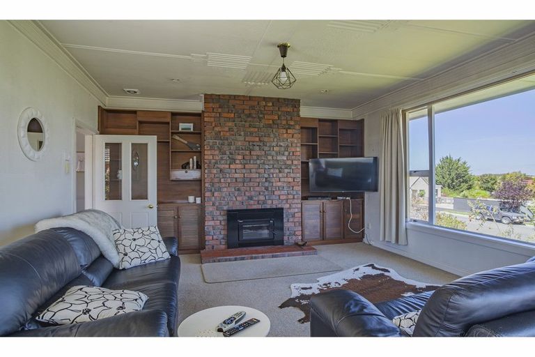 Photo of property in 37 Hill View Crescent, Highfield, Timaru, 7910
