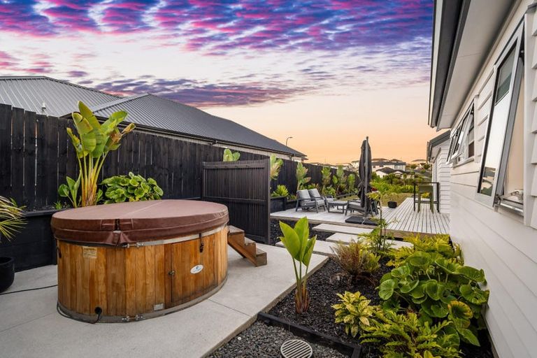 Photo of property in 58 Riverhead Point Drive, Riverhead, 0820