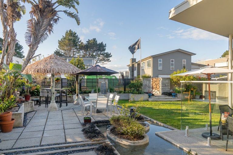 Photo of property in 166 Sands Crescent, Matarangi, Whitianga, 3592