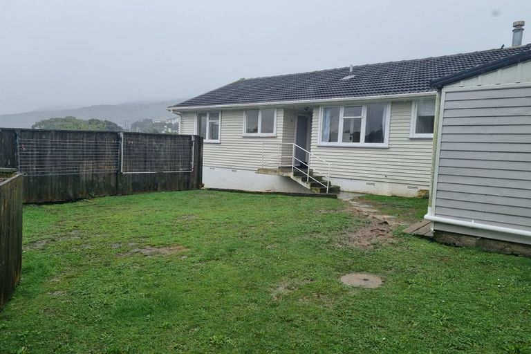 Photo of property in 1 Takapuwahia Drive, Takapuwahia, Porirua, 5022