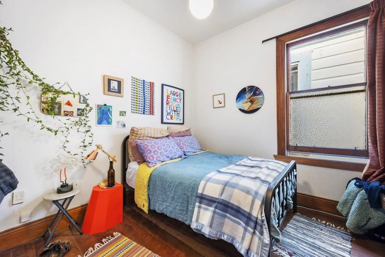 Photo of property in 100 Austin Street, Mount Victoria, Wellington, 6011