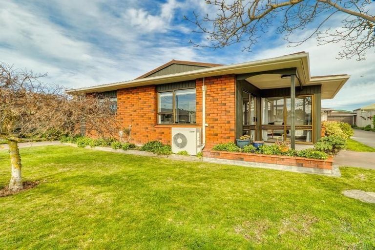 Photo of property in 12 Avenue Road, Greenmeadows, Napier, 4112