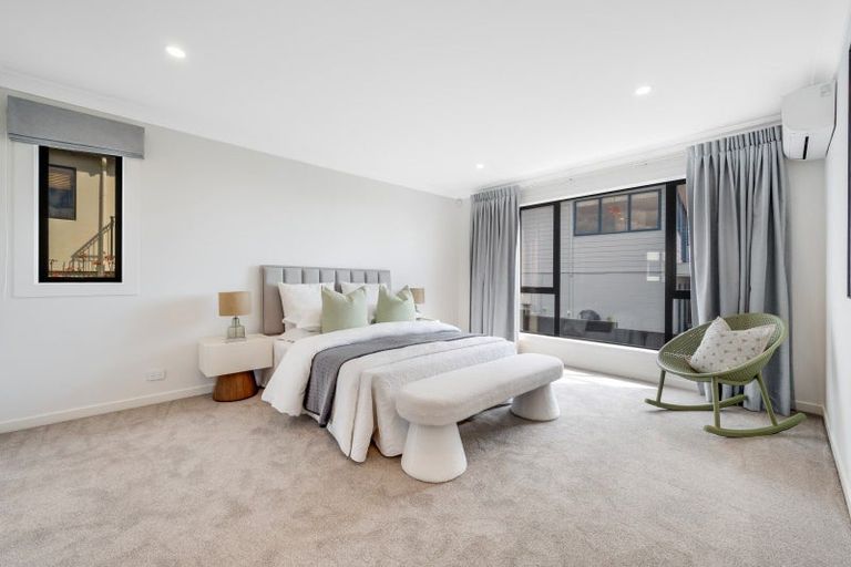 Photo of property in 2/152 Clovelly Road, Bucklands Beach, Auckland, 2012