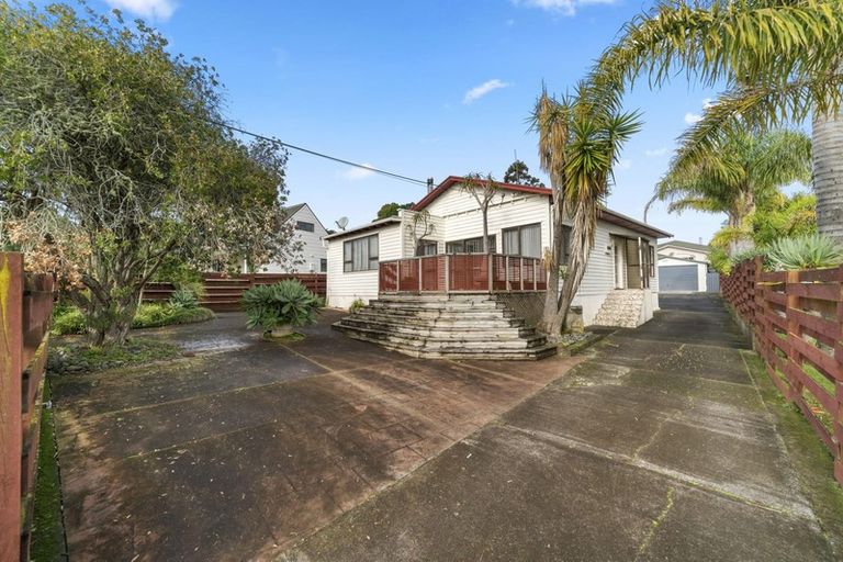 Photo of property in 3 Wharf Road, Te Atatu Peninsula, Auckland, 0610