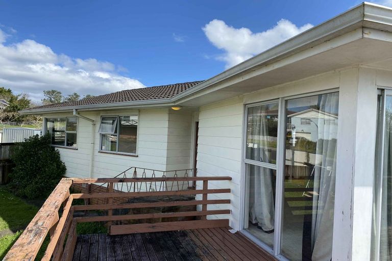 Photo of property in 111 Farquhar Road, Glendene, Auckland, 0602