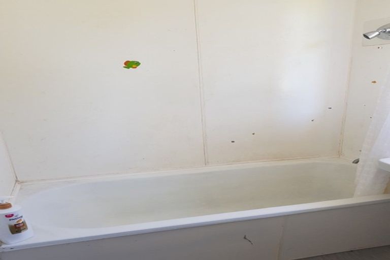 Photo of property in 34a-d Cornwall Crescent, Cannons Creek, Porirua, 5024