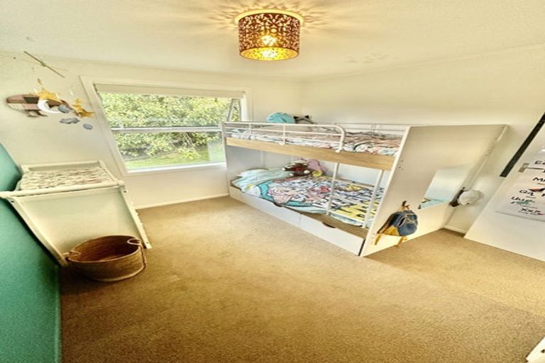 Photo of property in 1 Arahia Street, Northcote, Auckland, 0627