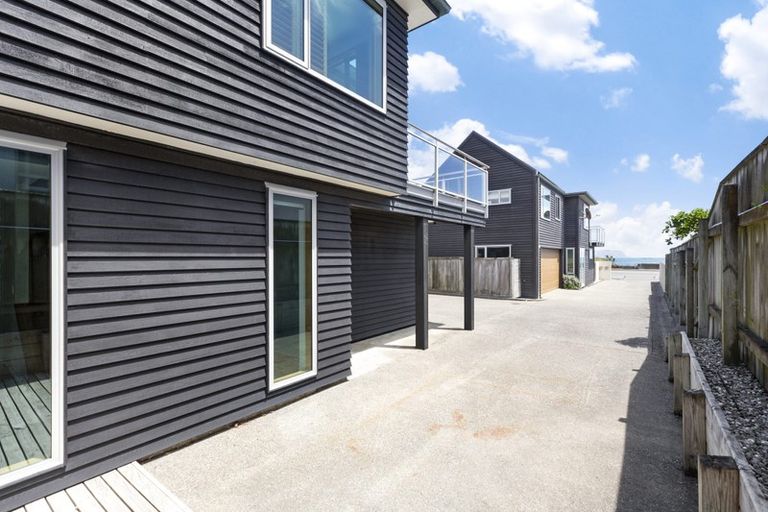 Photo of property in 6a Sunset Parade, Plimmerton, Porirua, 5026