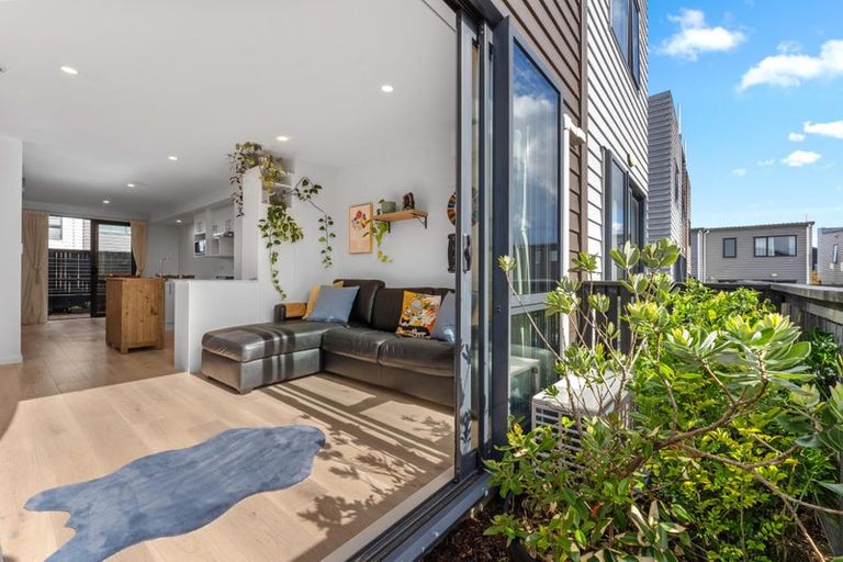 Photo of property in 9 Fuselage Road, Hobsonville, Auckland, 0616