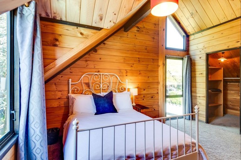 Photo of property in 15 Ritchie Place, Havelock North, 4130