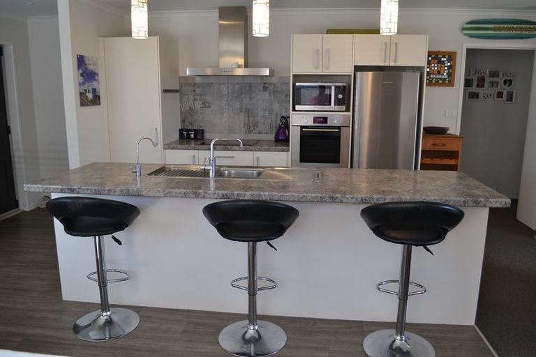 Photo of property in 22 Kamahi Crescent, Papamoa Beach, Papamoa, 3118