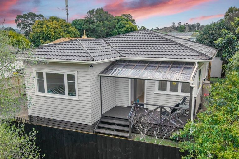 Photo of property in 2 Riverpark Crescent, Henderson, Auckland, 0610