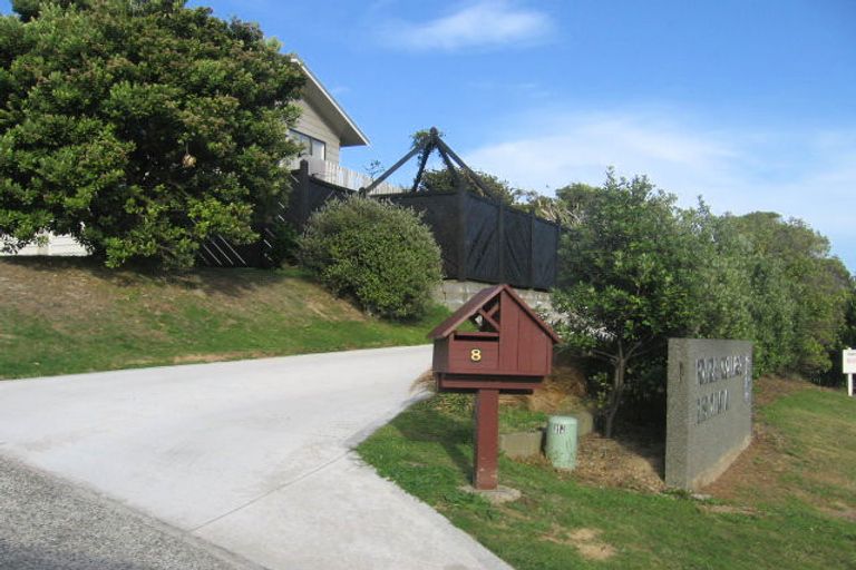 Photo of property in 8 Halladale Road, Papakowhai, Porirua, 5024