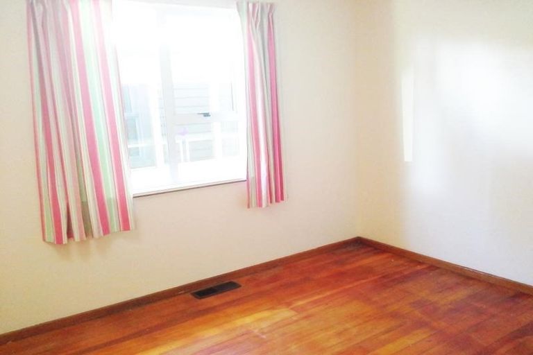 Photo of property in 19 Rawhiti Street, Vogeltown, New Plymouth, 4310