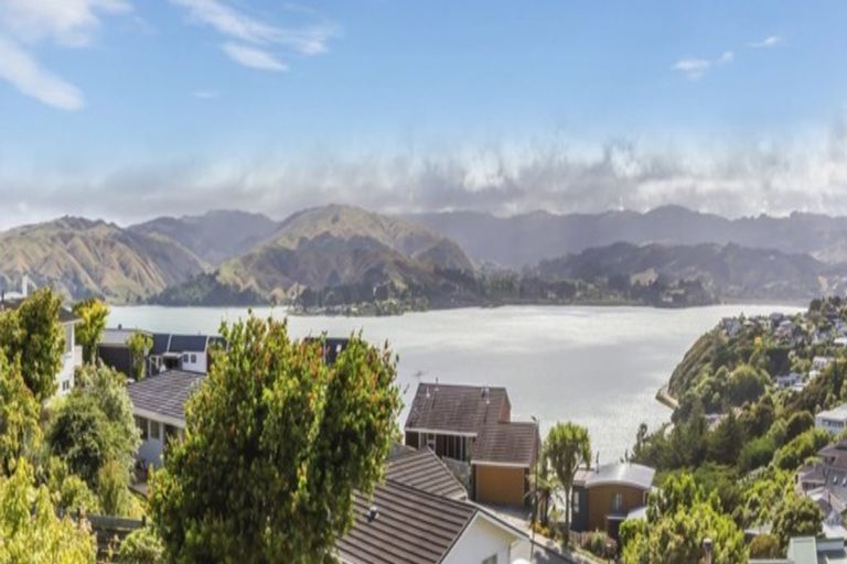 Photo of property in 23 The Anchorage, Whitby, Porirua, 5024