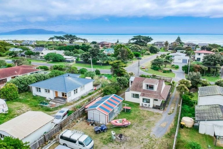 Photo of property in 56 Dixie Street, Te Horo Beach, Otaki, 5581