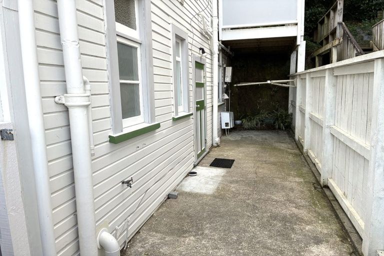 Photo of property in 48 Queens Drive, Lyall Bay, Wellington, 6022