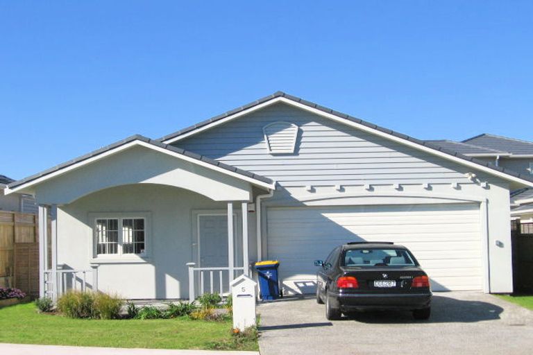 Photo of property in 5 Mulvaney Crescent, Henderson, Auckland, 0612