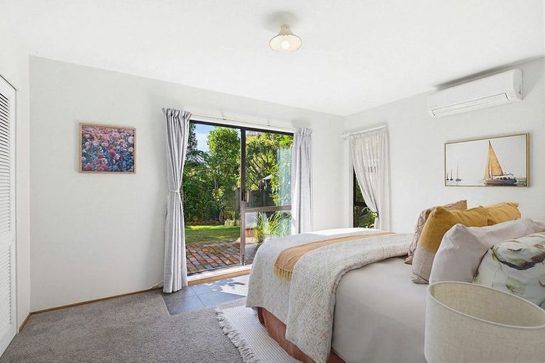 Photo of property in 3 Tedder Way, Karori, Wellington, 6012