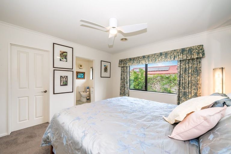 Photo of property in 52 Campion Road, Waikanae Beach, Waikanae, 5036