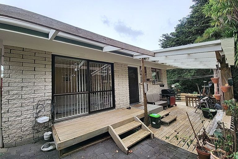 Photo of property in 8b Walpole Avenue, Hillpark, Auckland, 2102