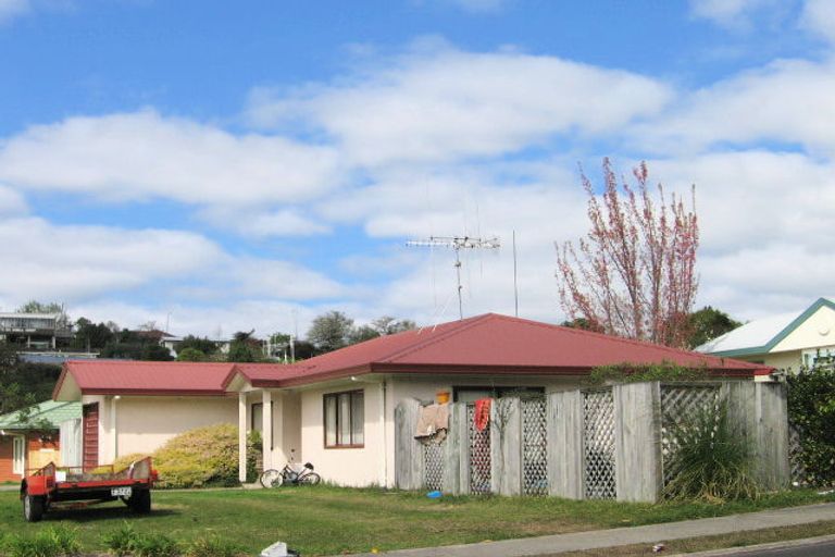 Photo of property in 1 Sunvale Place, Gate Pa, Tauranga, 3112