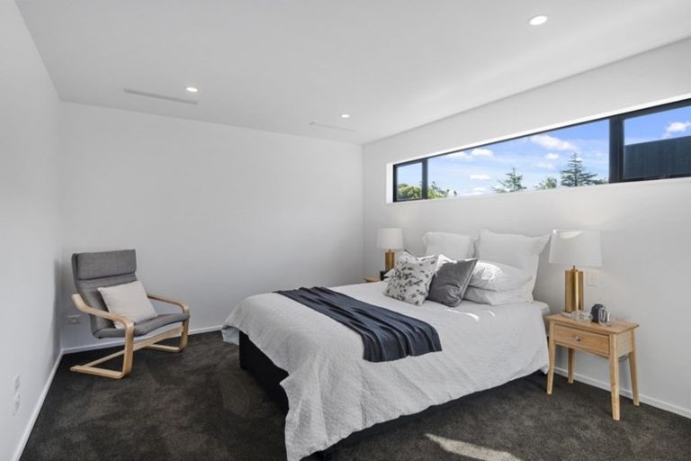 Photo of property in 21 Aikmans Road, Merivale, Christchurch, 8014