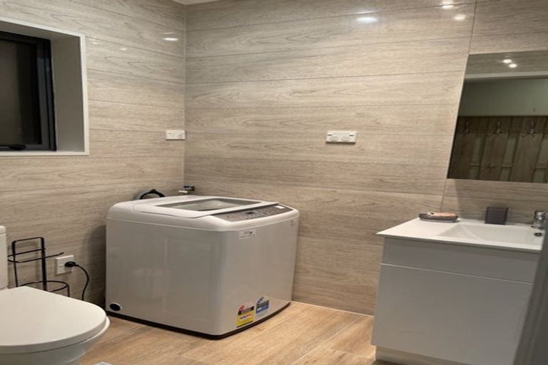 Photo of property in 3 Oswald Close, Flat Bush, Auckland, 2016