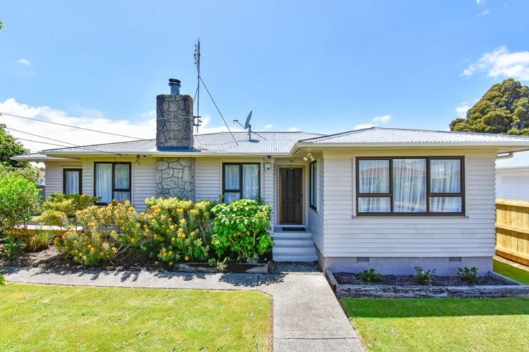 Photo of property in 1/42 Sutton Crescent, Papakura, 2110