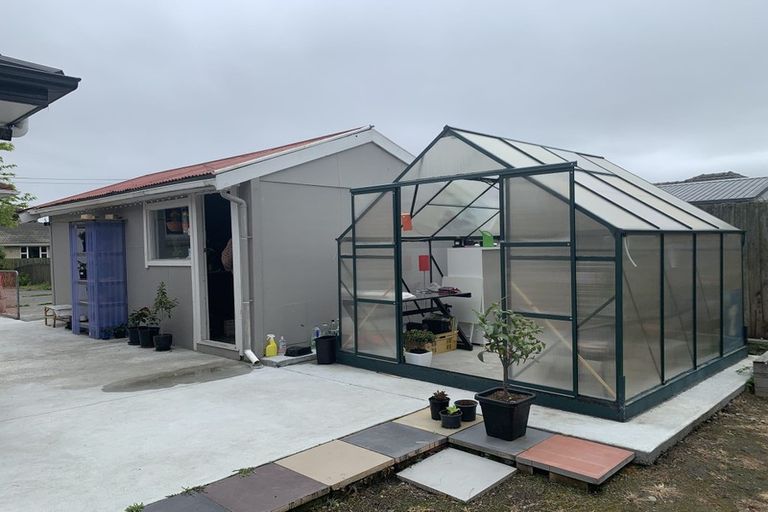 Photo of property in 18 Greenhurst Street, Sockburn, Christchurch, 8042