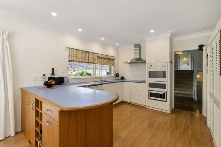 Photo of property in 7 Jessmae Place, Hillcrest, Auckland, 0627