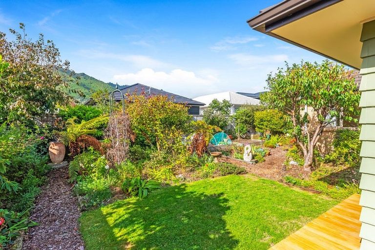 Photo of property in 82 Waipunahau Road, Waikanae, 5036