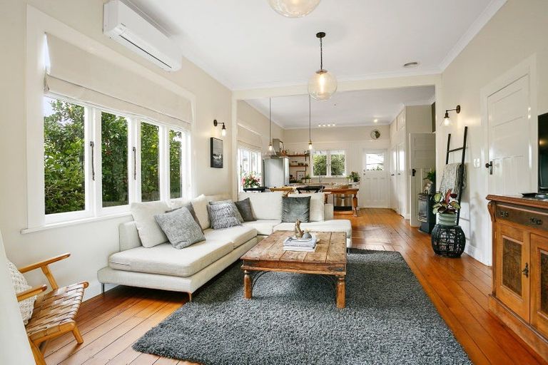 Photo of property in 122 Victoria Street, Cambridge, 3434