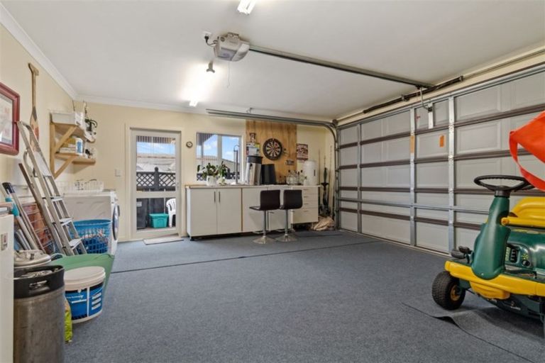 Photo of property in 17 Tudor Grove, Whitianga, 3510