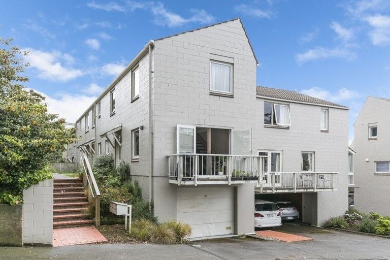 Photo of property in 24 Cottleville Terrace, Thorndon, Wellington, 6011