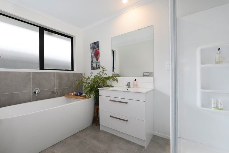 Photo of property in 3 Te Ranga Memorial Drive, Pyes Pa, Tauranga, 3112