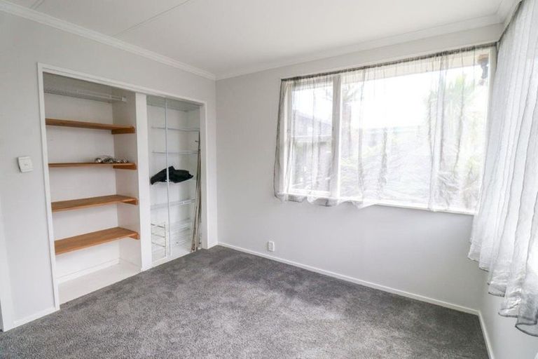 Photo of property in 143 Ruamahanga Crescent, Terrace End, Palmerston North, 4410