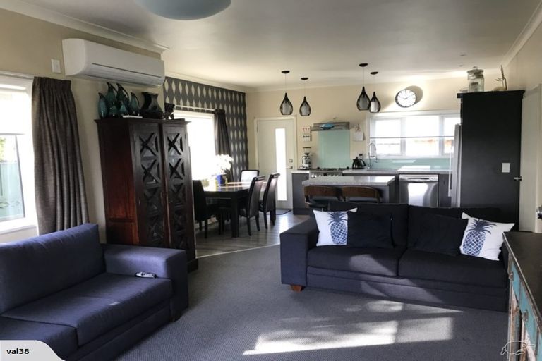 Photo of property in 25 Vincent Street, Waterloo, Lower Hutt, 5011