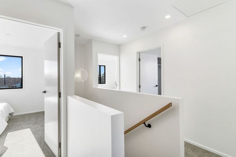 Photo of property in 19a Bradbury Road, Botany Downs, Auckland, 2010