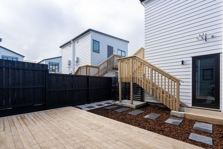 Photo of property in 32 Whare Kauri Road, Papakura, 2110