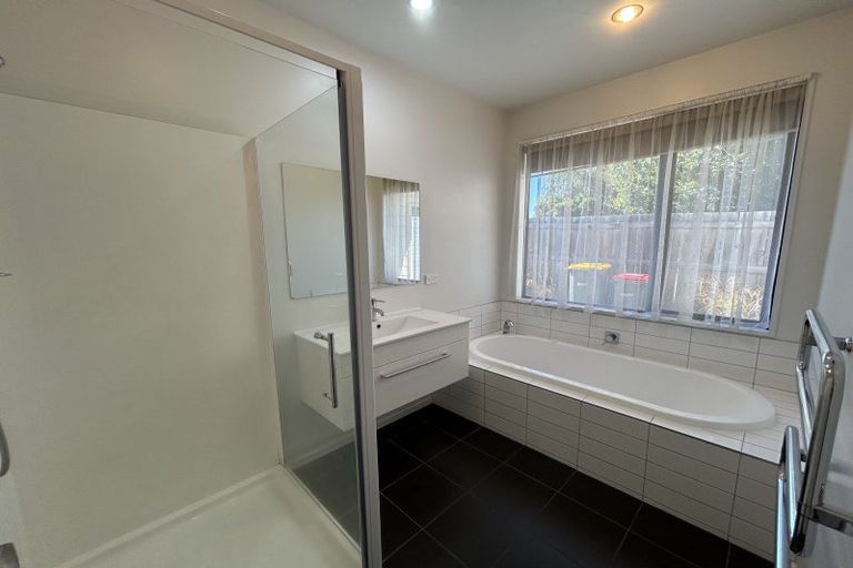 Photo of property in 13 Kowhai Drive, Wanaka, 9305