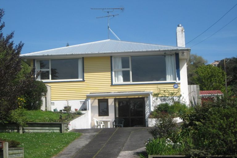 Photo of property in 132 Huatoki Street, Frankleigh Park, New Plymouth, 4310