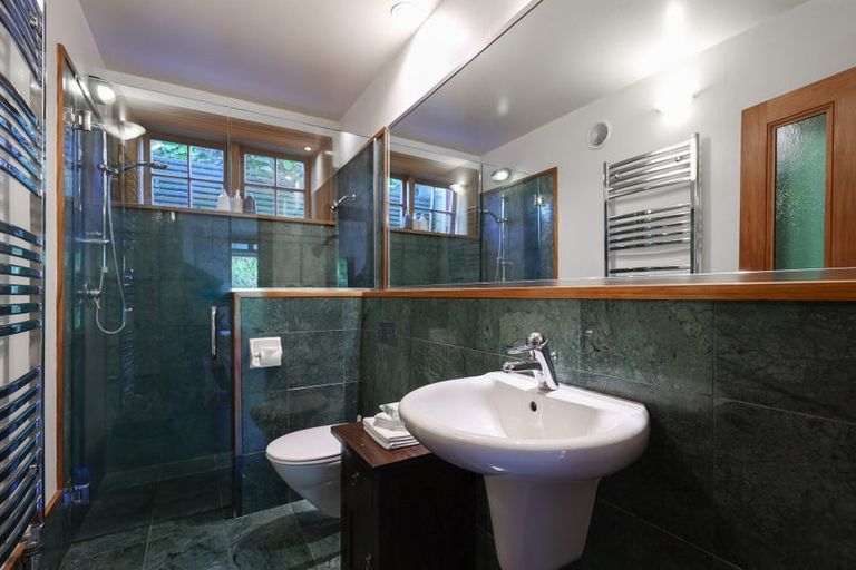 Photo of property in 24 Richardson Street, Britannia Heights, Nelson, 7010